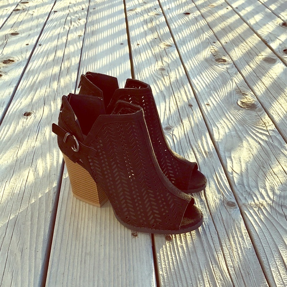 New in  Box! Perforated black booties - Picture 2 of 6
